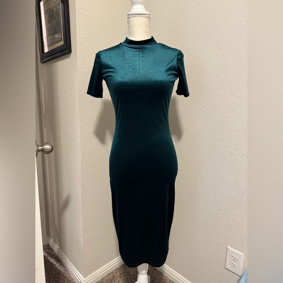 ZARA GREEN VELVET DRESS Size Small - Picture 1 of 7